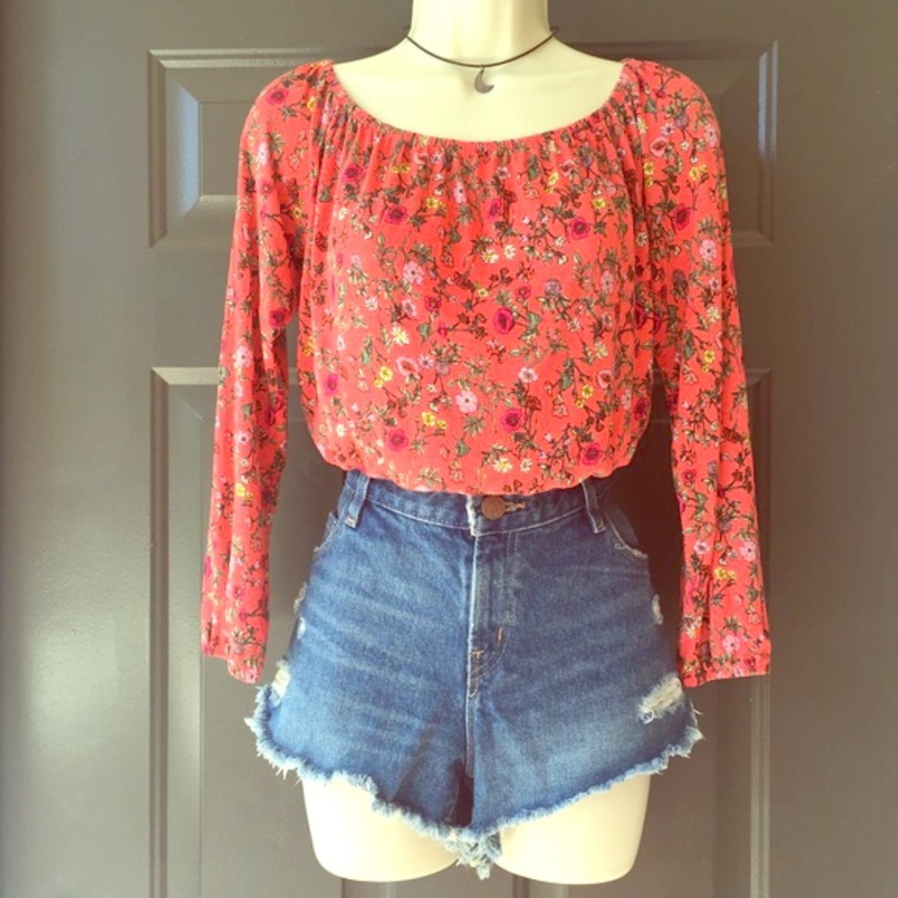 Adorable H&M Coachella off shoulder floral top.